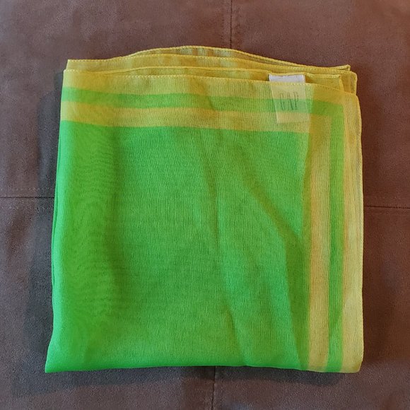 Like New 16x16 inch sq scarf/pocket square/kerchief - Local Pickup Offer - Picture 1 of 4